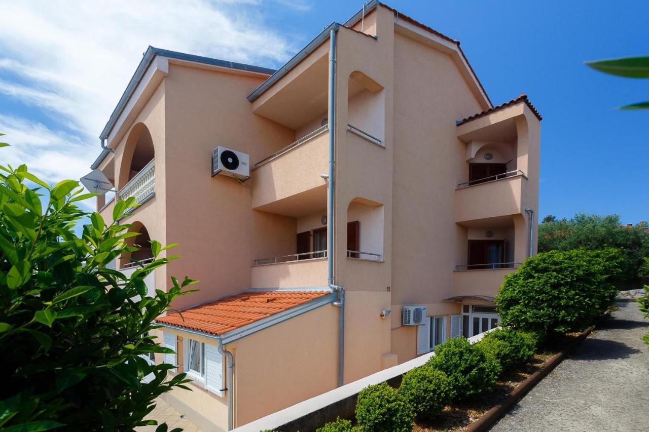 Adrijana Apartamento Krk Town Exterior foto