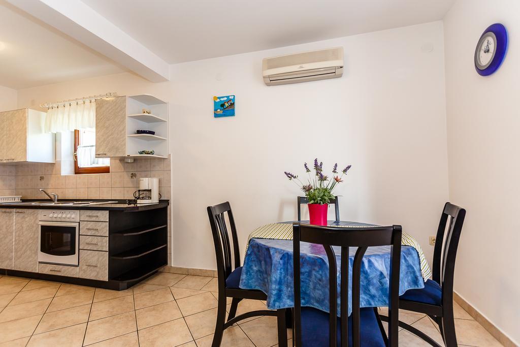 Adrijana Apartamento Krk Town Quarto foto